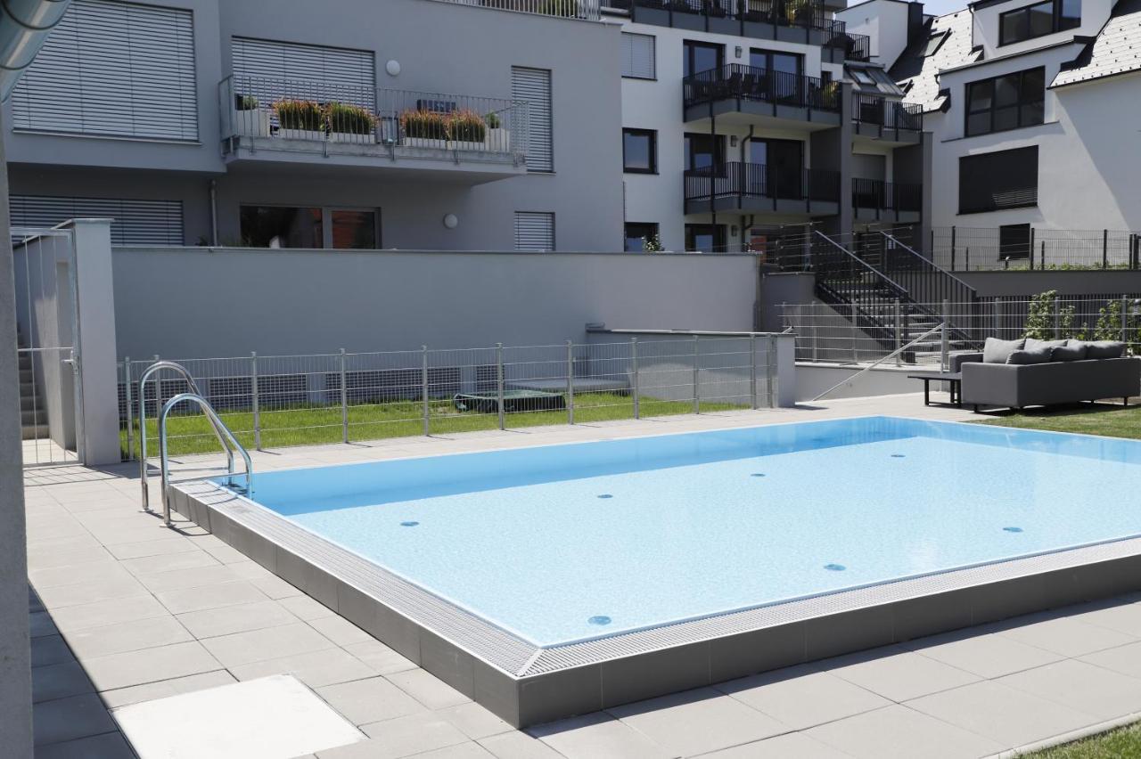 Red Flower Apartment With Pool - 5 Min To Lake Вена Экстерьер фото