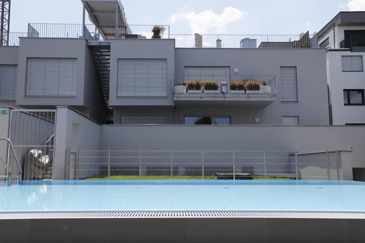Red Flower Apartment With Pool - 5 Min To Lake Вена Экстерьер фото